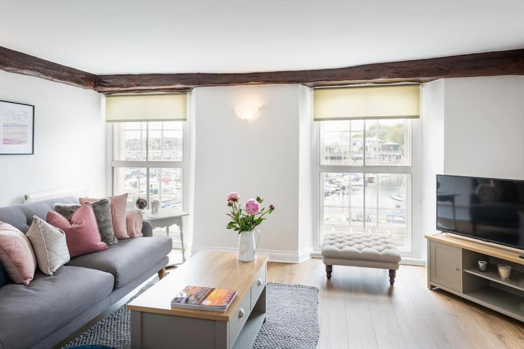Blue Skies Apartment - Harbour Views Torquay Extérieur photo