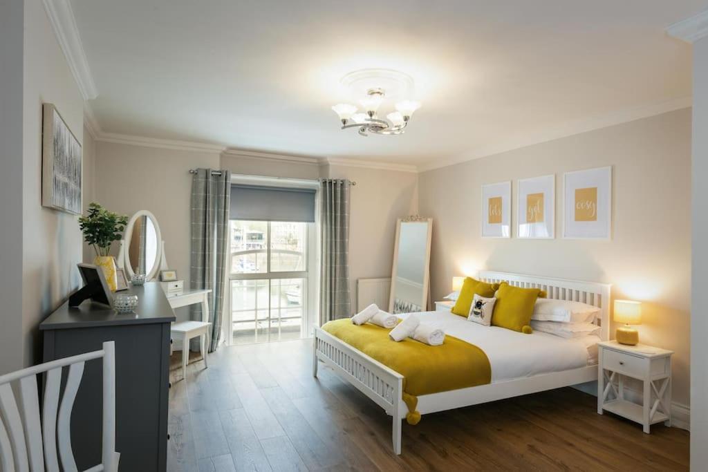 Blue Skies Apartment - Harbour Views Torquay Extérieur photo