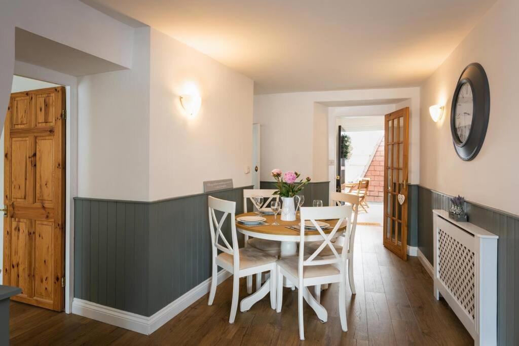 Blue Skies Apartment - Harbour Views Torquay Extérieur photo